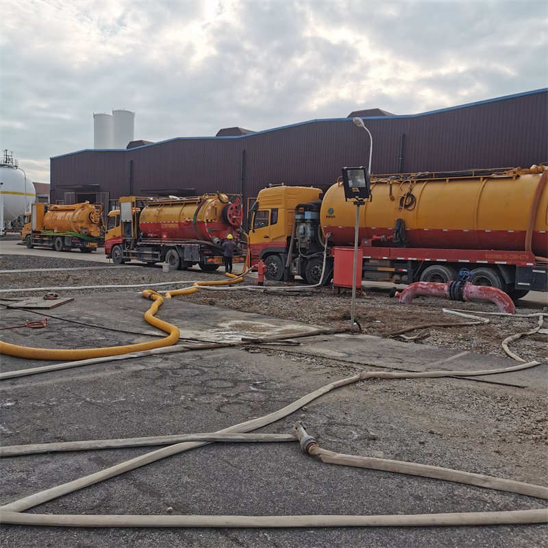 平川污水池清理