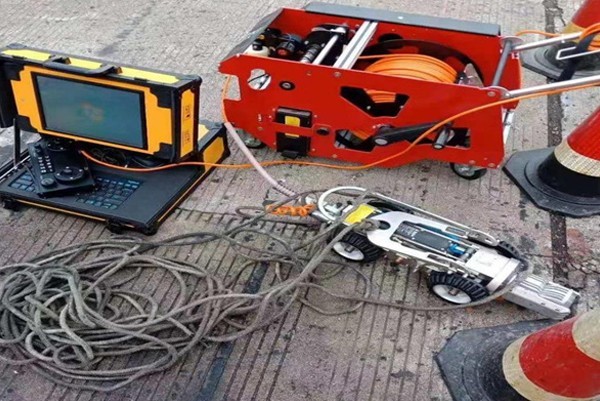 平川CCTV管道检测机器人